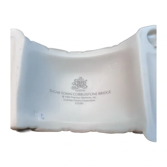 Precious Moments, Sugar Town # 533203 Cobblestone Bridge - Picture 5 of 6